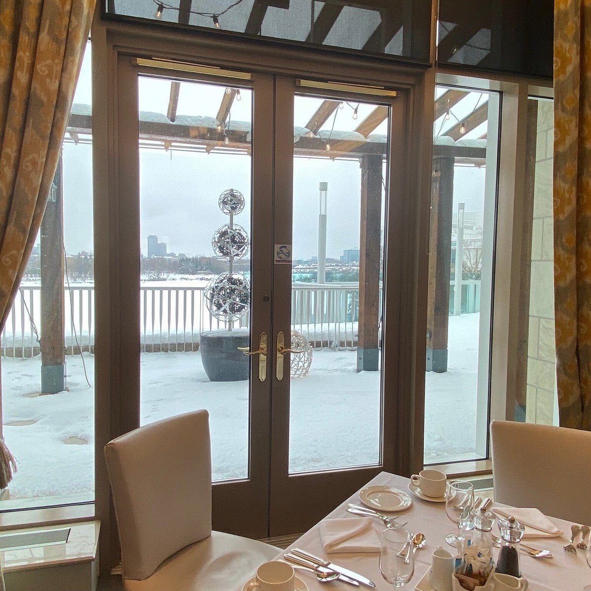 Arôme restaurant at Hôtel-Casino du Lac-Leamy